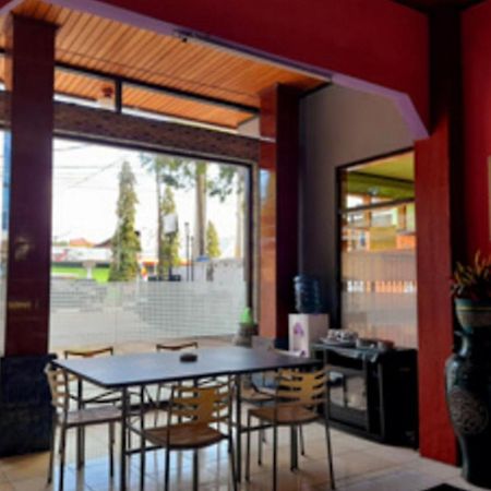 Hotel Rosichan Bau Bau Mitra Reddoorz Baubau Exterior foto